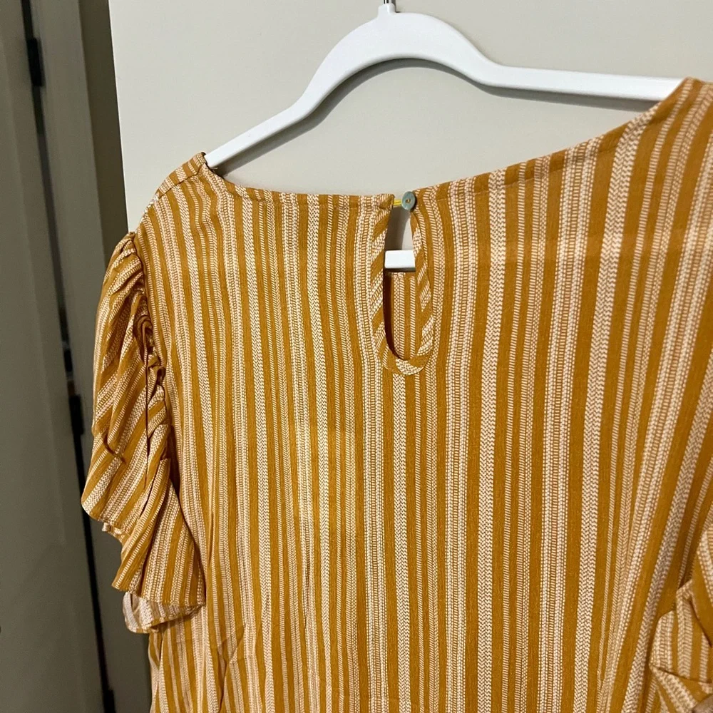 🟠NWT DAVI & DANI Plus Flutter Sleeve Embroidered Top in Mustard/Ivory 1X - Picture 5 of 5
